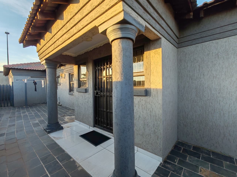 4 Bedroom Property for Sale in Payneville Gauteng