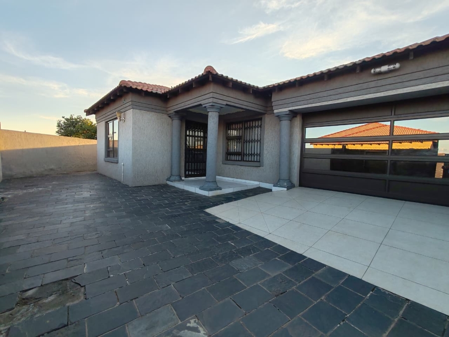 4 Bedroom Property for Sale in Payneville Gauteng