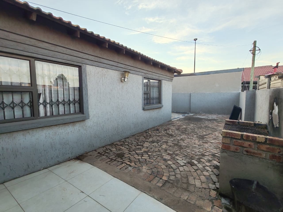 4 Bedroom Property for Sale in Payneville Gauteng