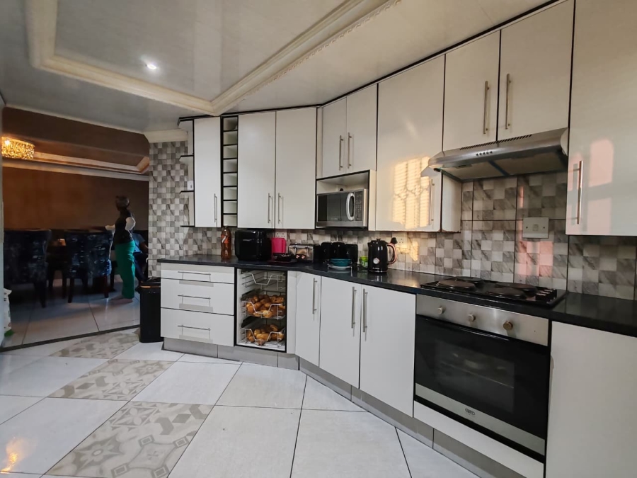 4 Bedroom Property for Sale in Payneville Gauteng