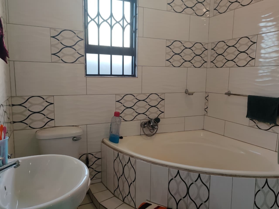 4 Bedroom Property for Sale in Payneville Gauteng