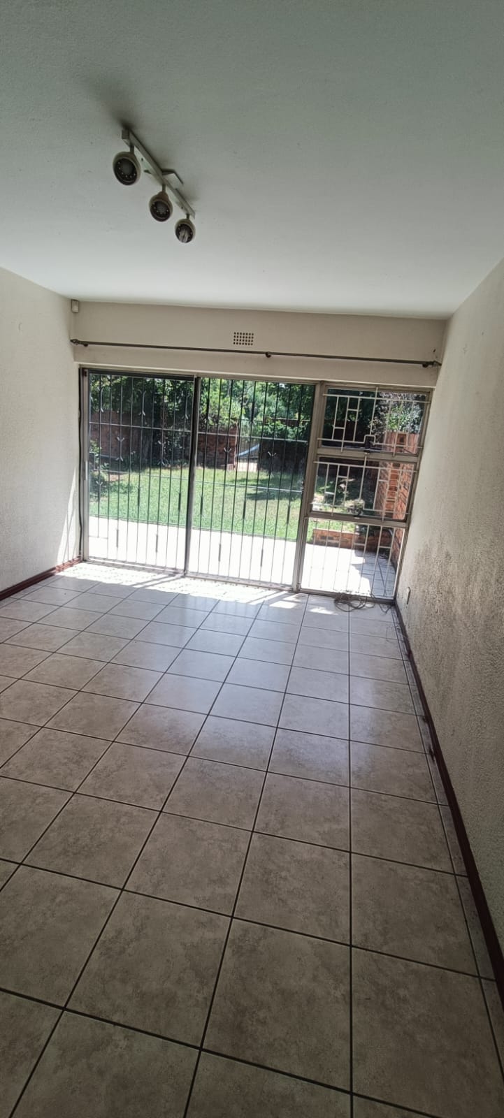To Let 3 Bedroom Property for Rent in Morningside Manor Gauteng