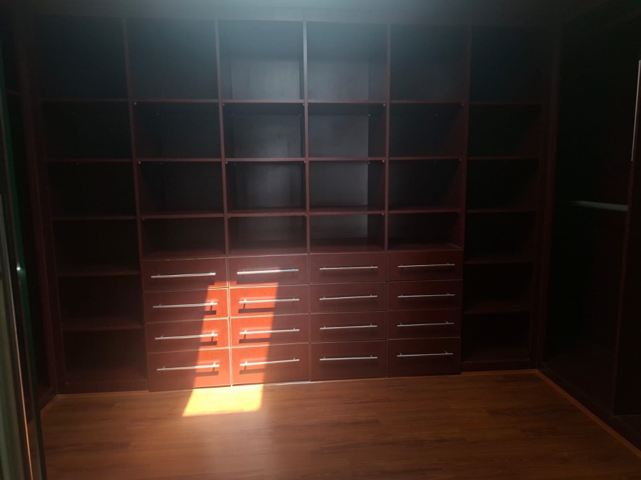 To Let 4 Bedroom Property for Rent in Bedfordview Gauteng