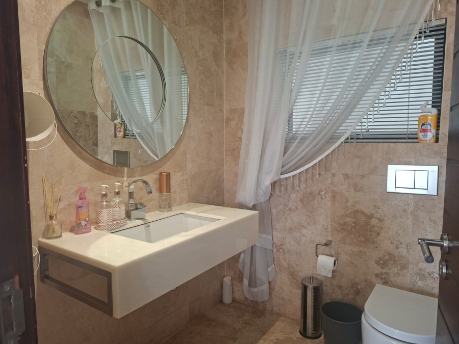 To Let 4 Bedroom Property for Rent in Bedfordview Gauteng