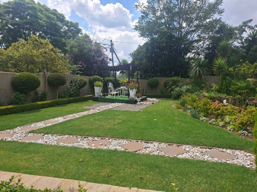 To Let 4 Bedroom Property for Rent in Bedfordview Gauteng