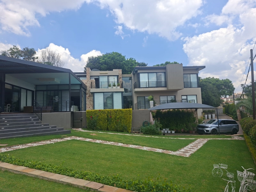 To Let 4 Bedroom Property for Rent in Bedfordview Gauteng