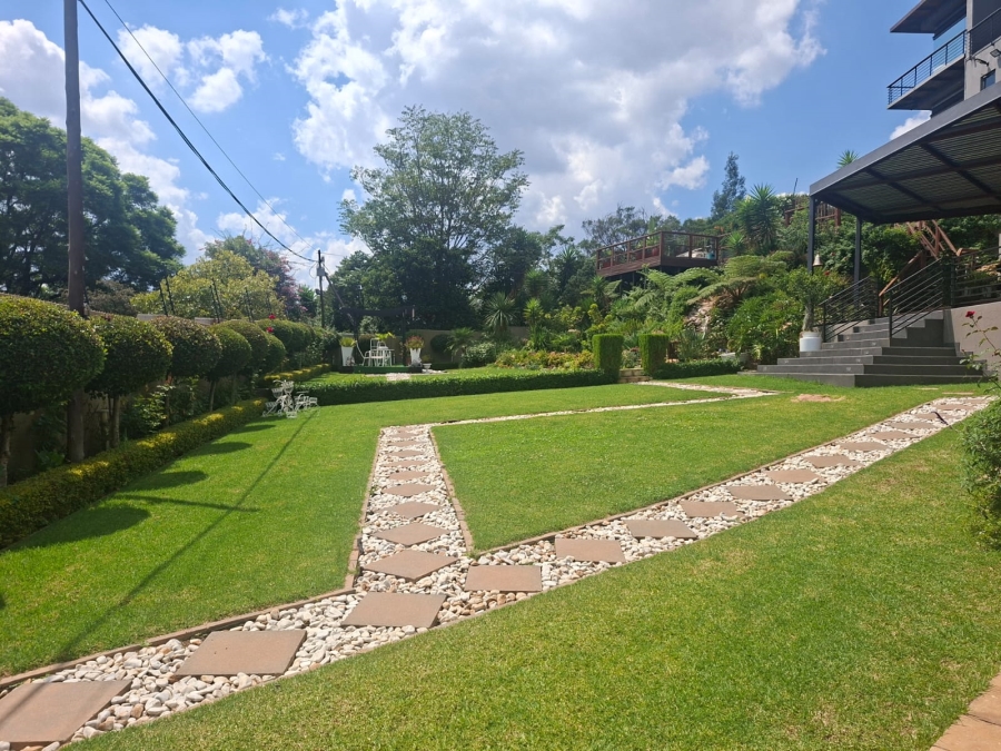 To Let 4 Bedroom Property for Rent in Bedfordview Gauteng