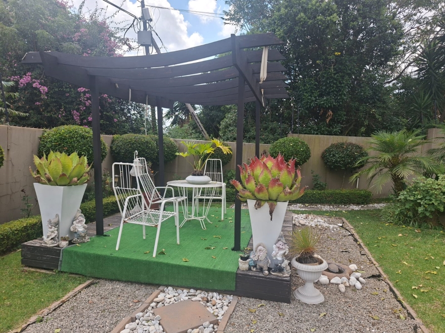 To Let 4 Bedroom Property for Rent in Bedfordview Gauteng