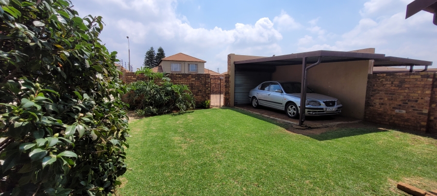 1 Bedroom Property for Sale in Terenure Gauteng