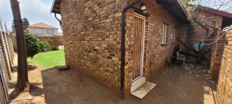 1 Bedroom Property for Sale in Terenure Gauteng