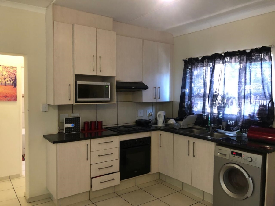 2 Bedroom Property for Sale in Barbeque Downs Gauteng
