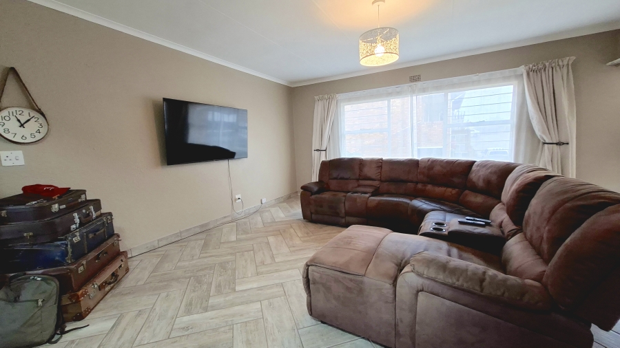 2 Bedroom Property for Sale in Noordheuwel Gauteng