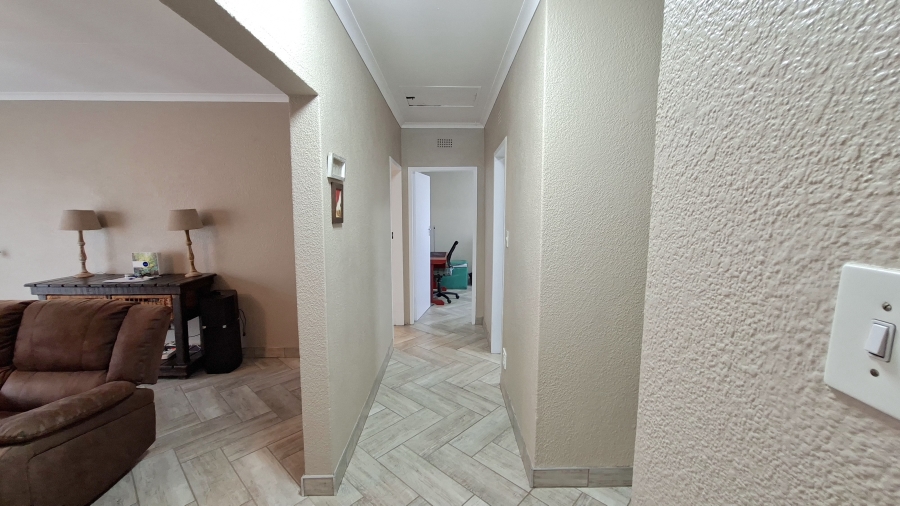 2 Bedroom Property for Sale in Noordheuwel Gauteng