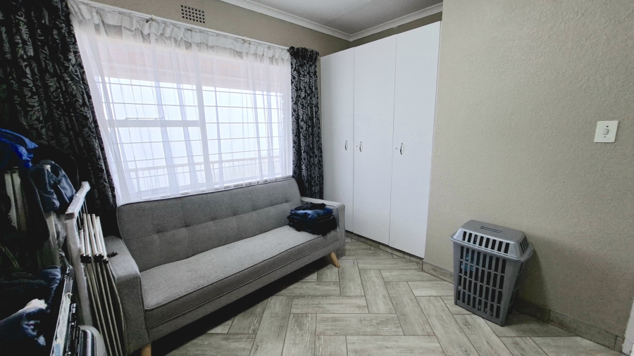 2 Bedroom Property for Sale in Noordheuwel Gauteng