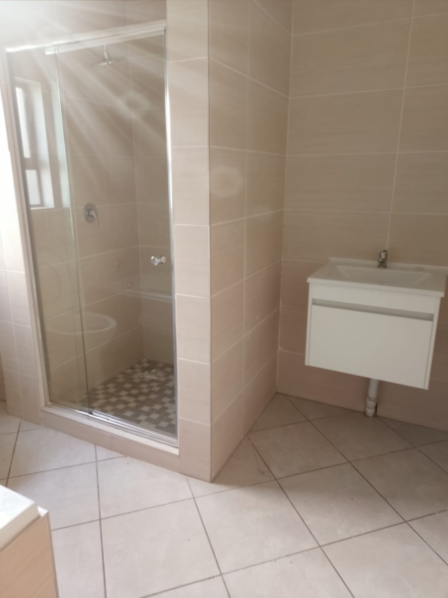 2 Bedroom Property for Sale in Goedeburg Gauteng