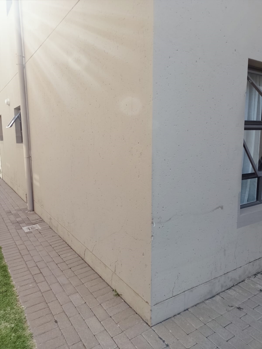 2 Bedroom Property for Sale in Goedeburg Gauteng