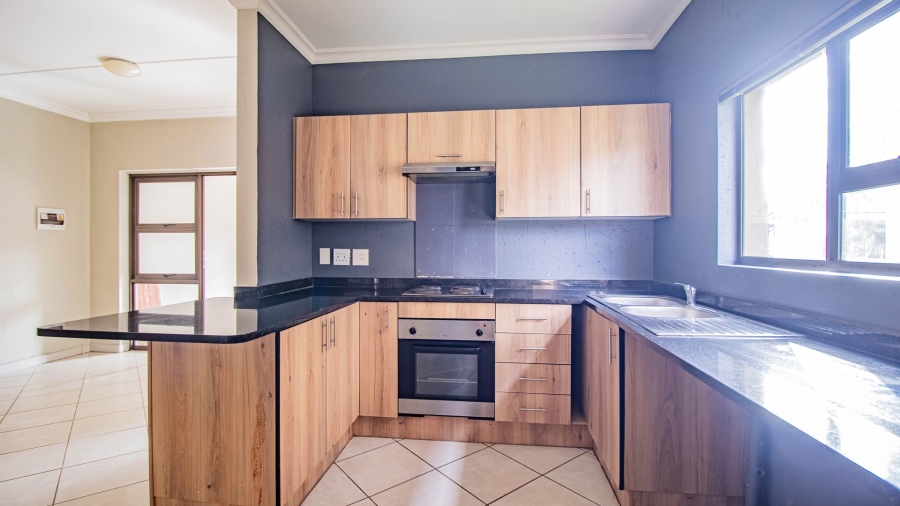2 Bedroom Property for Sale in Goedeburg Gauteng