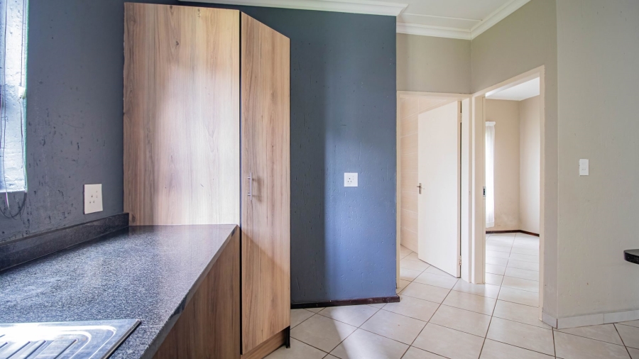 2 Bedroom Property for Sale in Goedeburg Gauteng