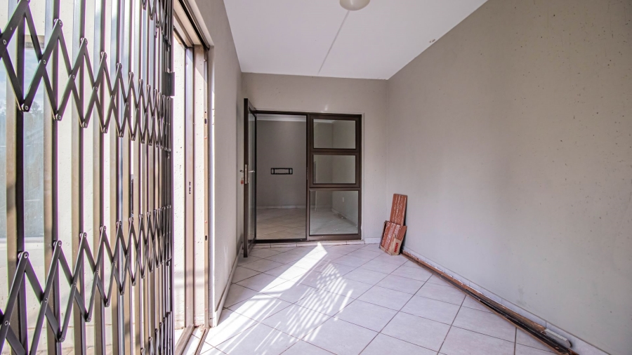 2 Bedroom Property for Sale in Goedeburg Gauteng