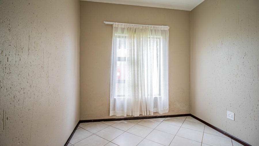 2 Bedroom Property for Sale in Goedeburg Gauteng