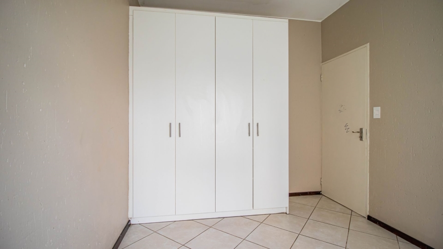2 Bedroom Property for Sale in Goedeburg Gauteng