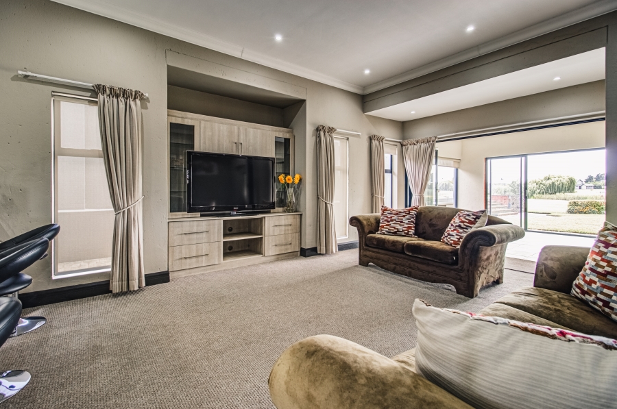 9 Bedroom Property for Sale in Dunblane Lifestyle and Equestrian Estate Gauteng