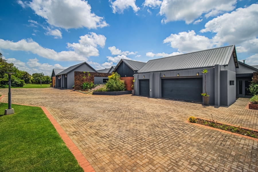 9 Bedroom Property for Sale in Dunblane Lifestyle and Equestrian Estate Gauteng