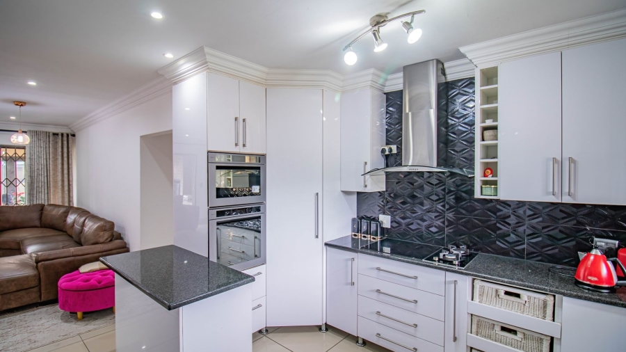 3 Bedroom Property for Sale in Halfway Gardens Gauteng