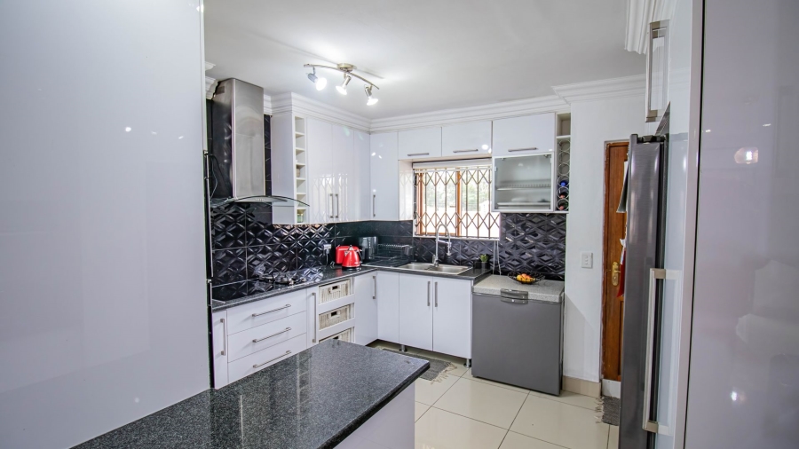3 Bedroom Property for Sale in Halfway Gardens Gauteng
