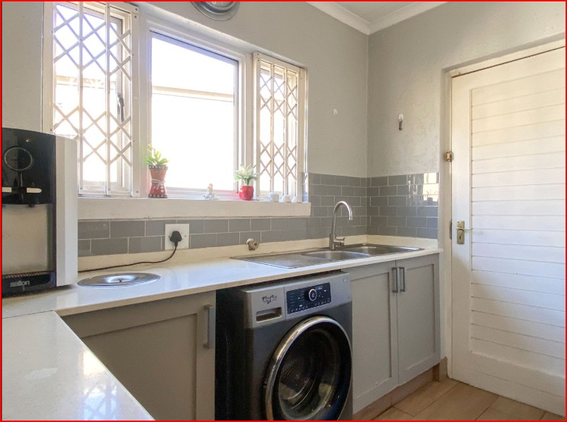 4 Bedroom Property for Sale in Douglasdale Gauteng