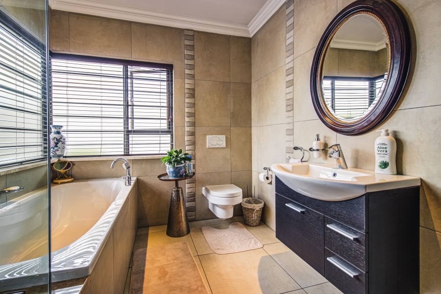 3 Bedroom Property for Sale in Lakefield Gauteng