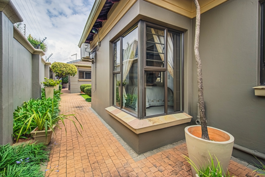 3 Bedroom Property for Sale in Lakefield Gauteng