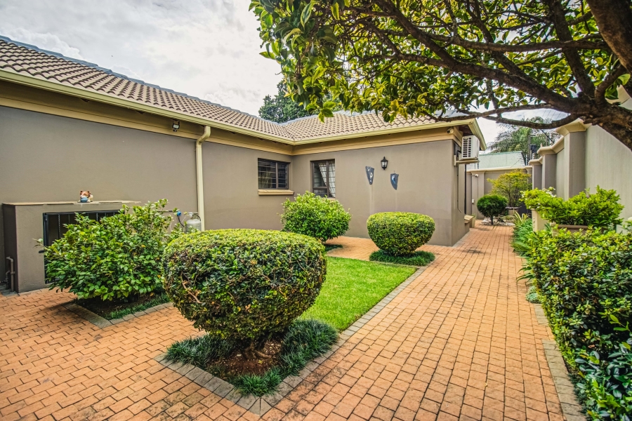 3 Bedroom Property for Sale in Lakefield Gauteng