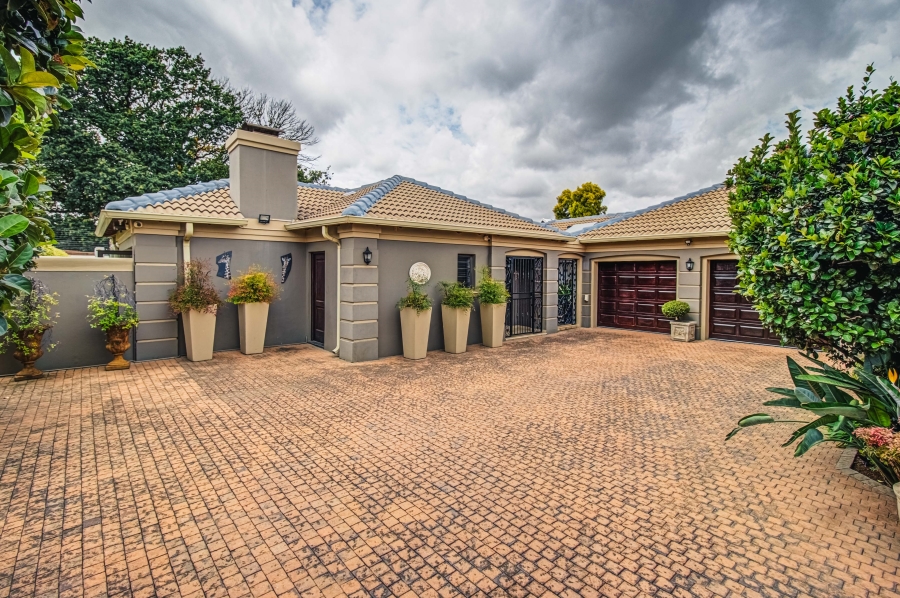 3 Bedroom Property for Sale in Lakefield Gauteng