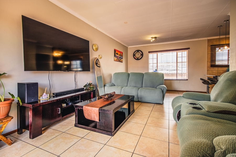 3 Bedroom Property for Sale in Glen Marais Gauteng