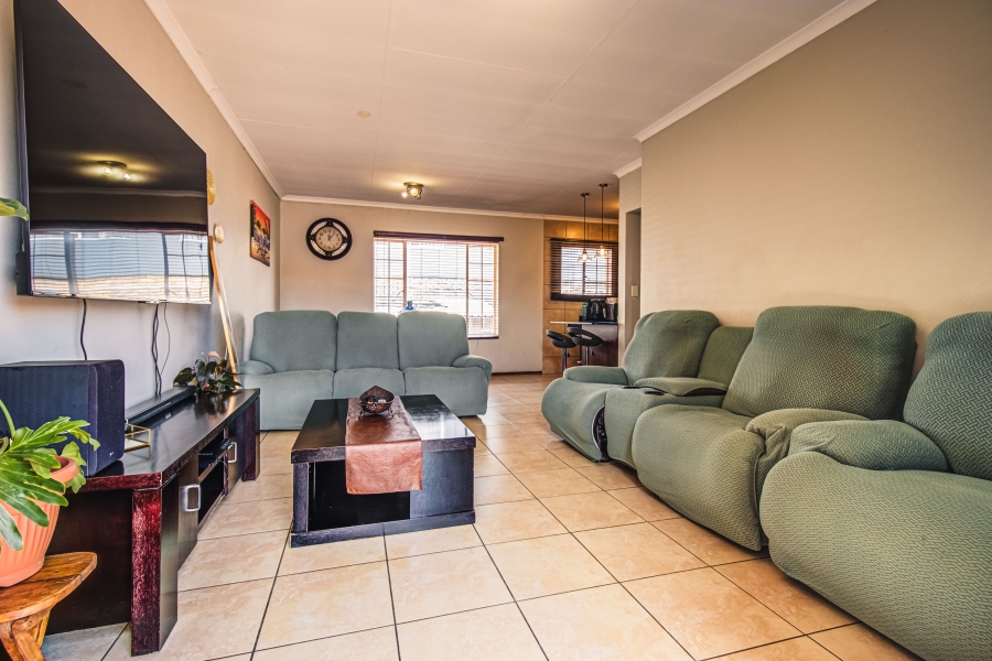 3 Bedroom Property for Sale in Glen Marais Gauteng