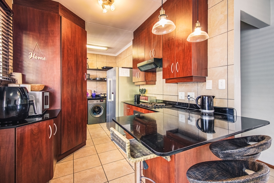 3 Bedroom Property for Sale in Glen Marais Gauteng