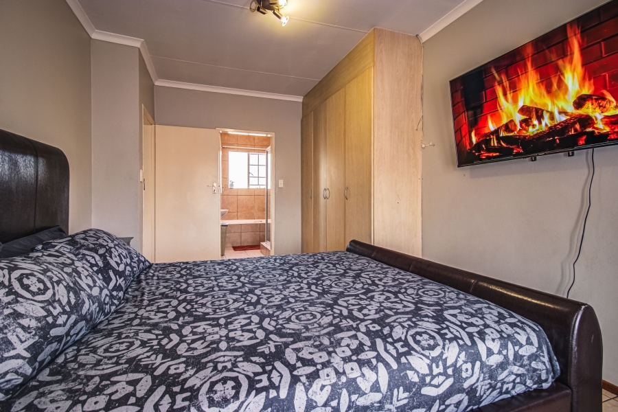 3 Bedroom Property for Sale in Glen Marais Gauteng