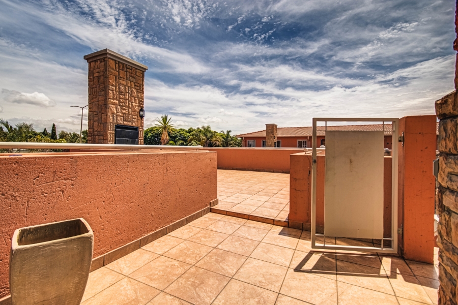 3 Bedroom Property for Sale in Glen Marais Gauteng
