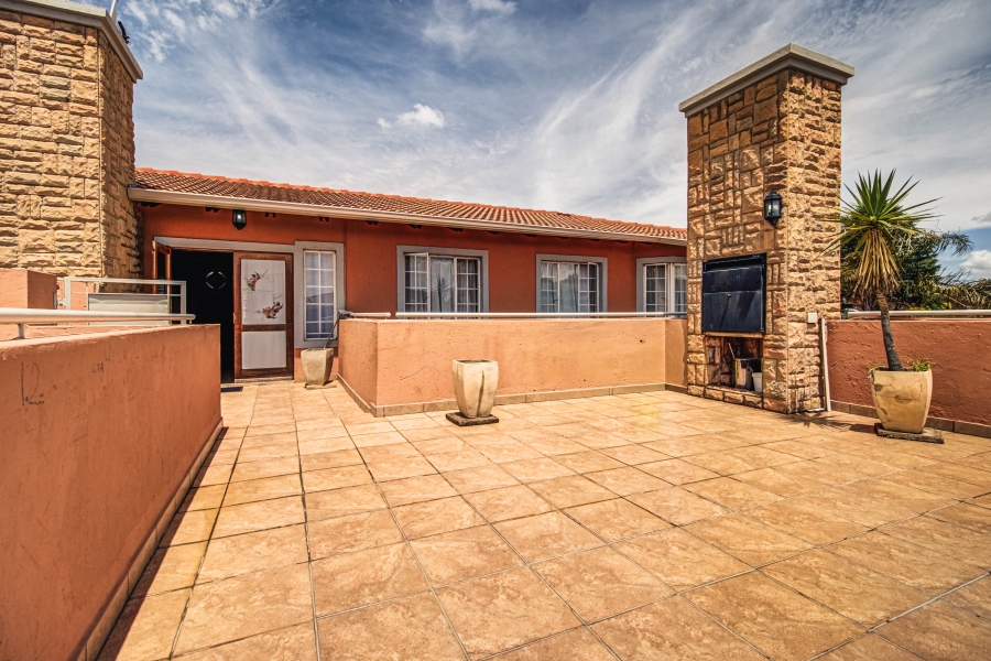 3 Bedroom Property for Sale in Glen Marais Gauteng