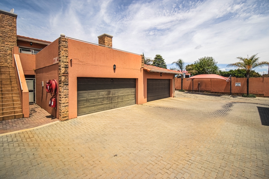 3 Bedroom Property for Sale in Glen Marais Gauteng