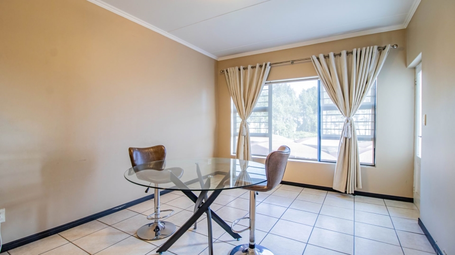 2 Bedroom Property for Sale in Greenstone Hill Gauteng