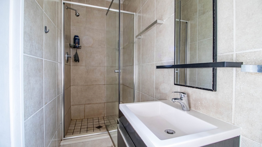 2 Bedroom Property for Sale in Greenstone Hill Gauteng