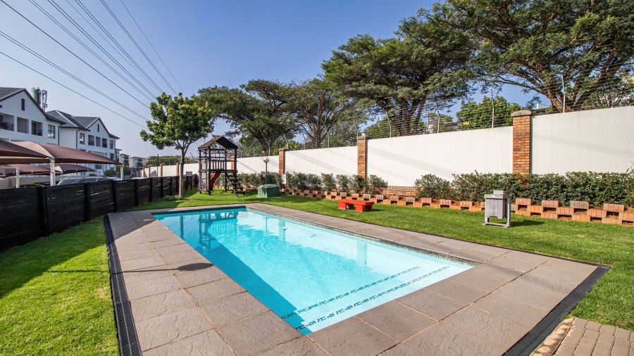 2 Bedroom Property for Sale in Greenstone Hill Gauteng