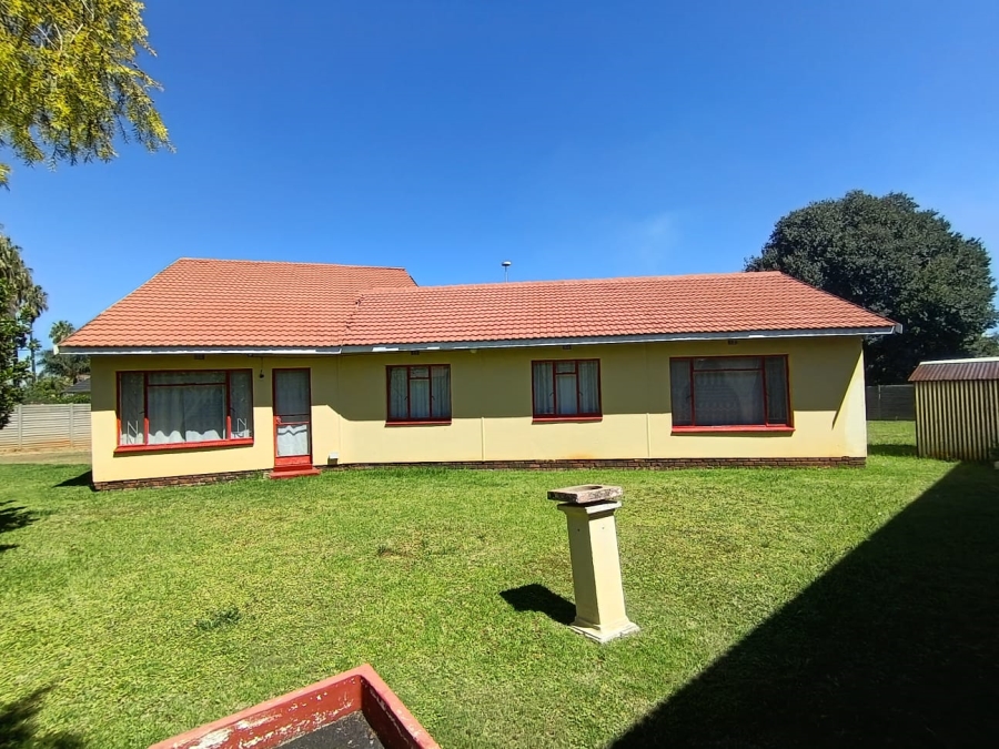4 Bedroom Property for Sale in Dersley Gauteng