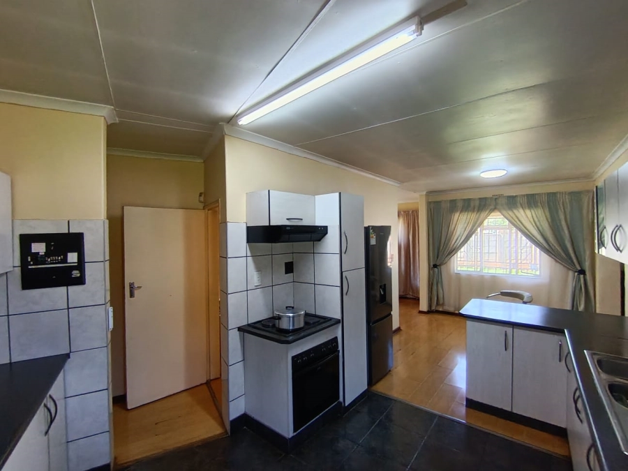 4 Bedroom Property for Sale in Dersley Gauteng