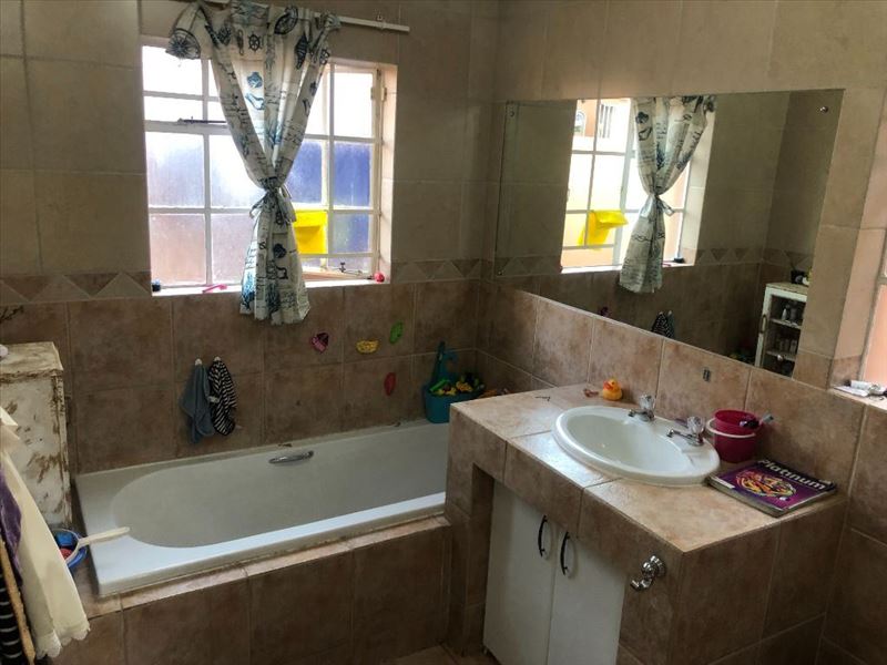 3 Bedroom Property for Sale in Glen Marais Gauteng