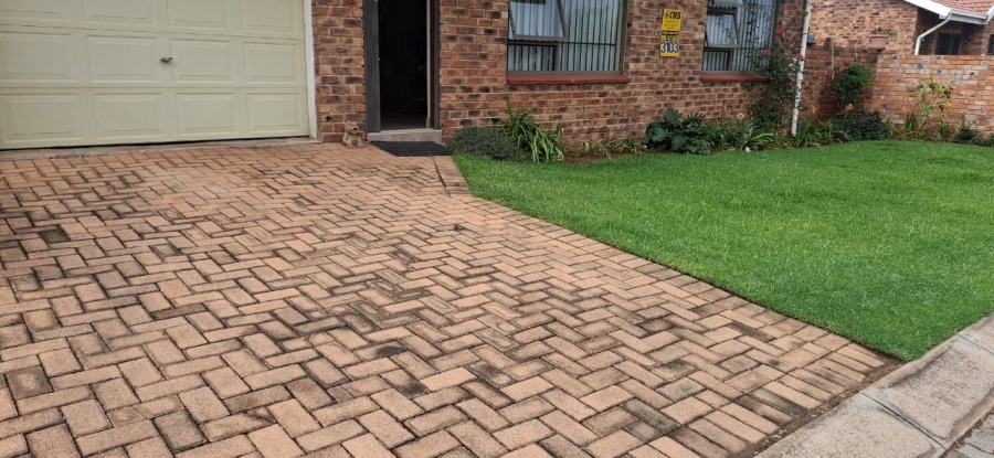 2 Bedroom Property for Sale in Pomona Gauteng