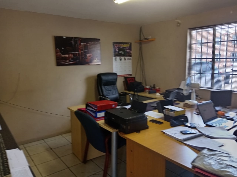 Commercial Property for Sale in Dunswart Gauteng
