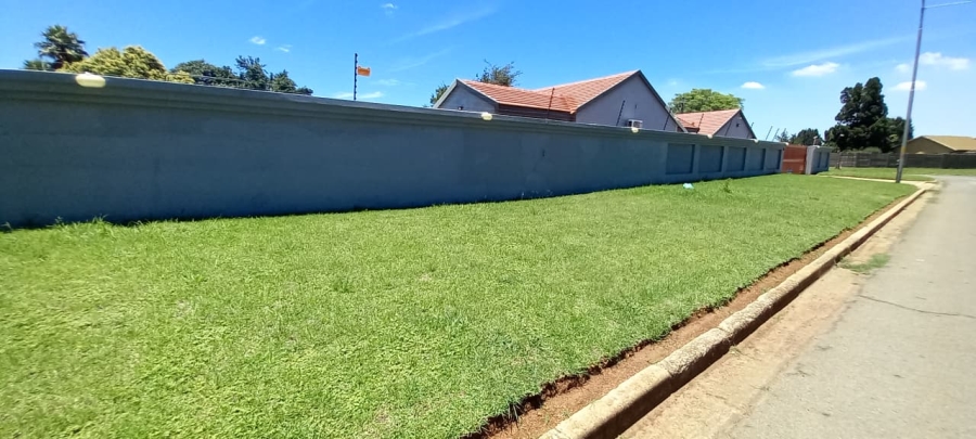 3 Bedroom Property for Sale in Strubenvale Gauteng